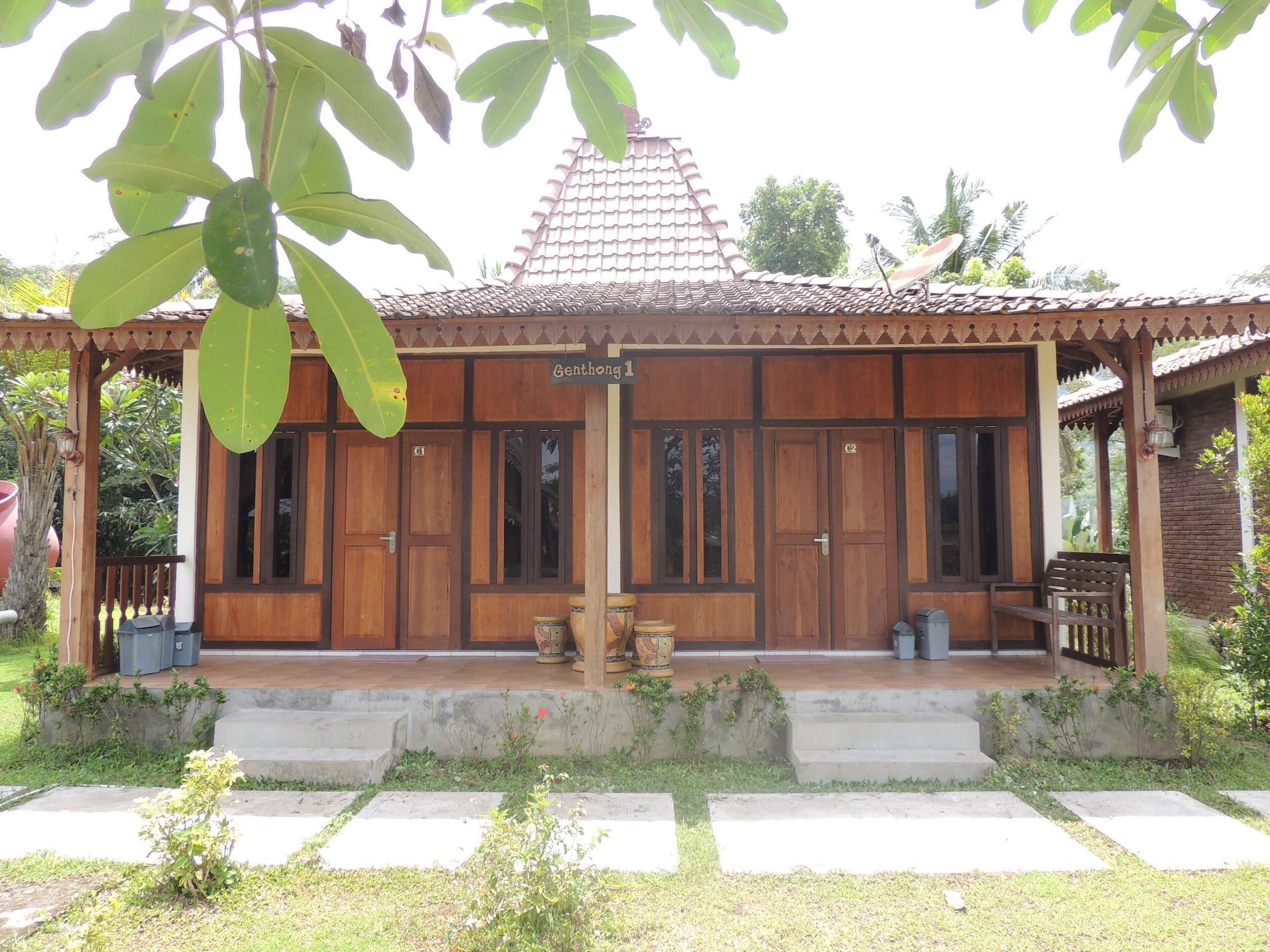 Balkondes Karanganyar Pottery Academy Hotel Magelang Exterior photo